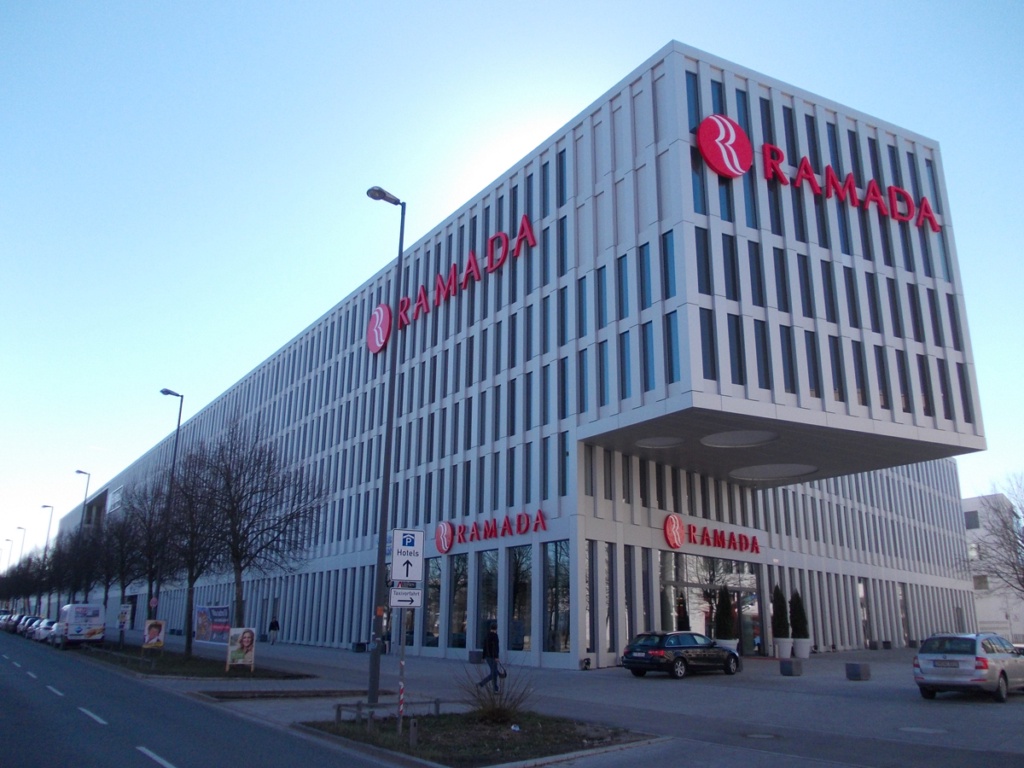 Neubau einer Hotelanlage mit 536 Zimmern und Konferenzräumen in München – Riem